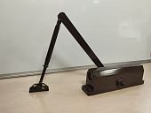 Дверной доводчик для двери mantella морозостойкий до 130 кг Коричневый